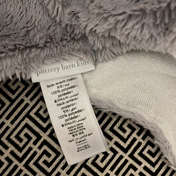 Pottery barn kids elephant towel - Picture 3 of 3